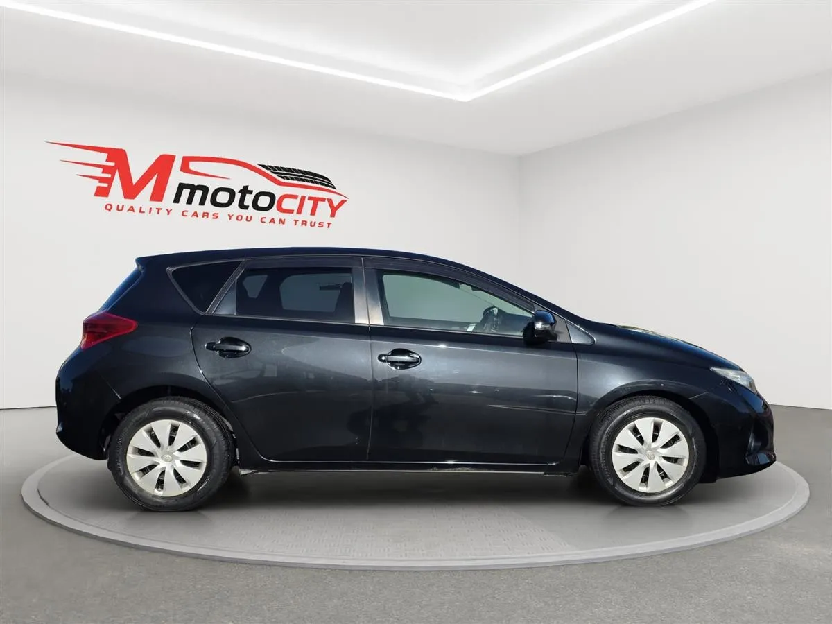 2014 Toyota Auris 1.8G,