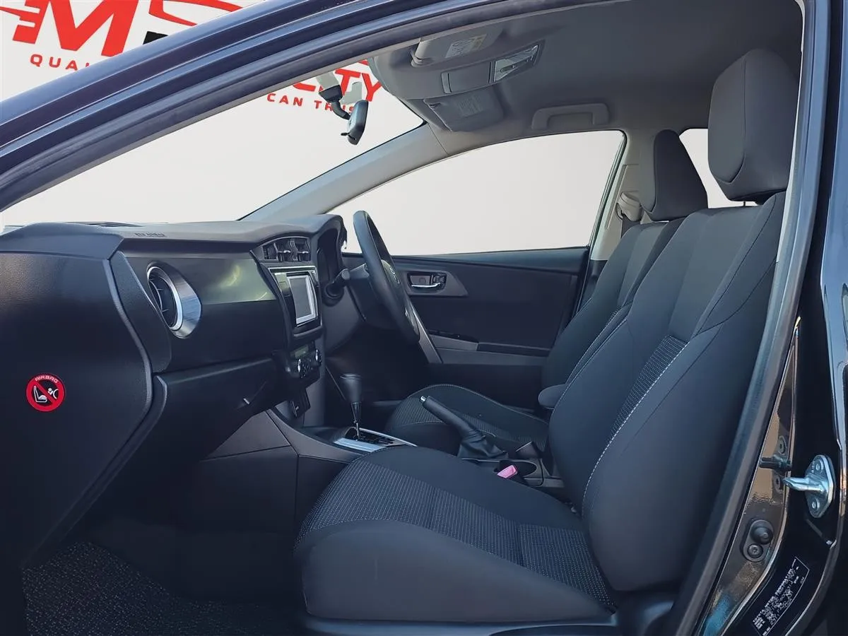 2014 Toyota Auris 1.8G,