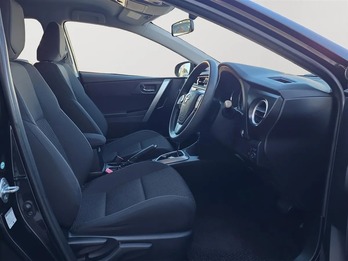 2014 Toyota Auris 1.8G,