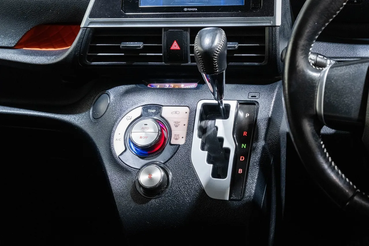 2019 Toyota Sienta Hybrid Funbase G