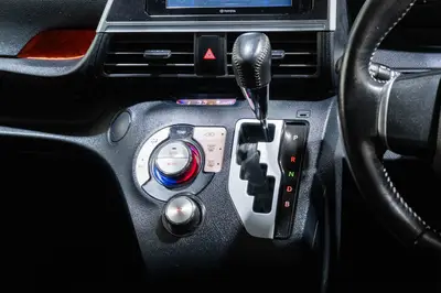 2019 Toyota Sienta Hybrid Funbase G photo 19