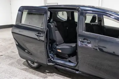 2019 Toyota Sienta Hybrid Funbase G photo 13