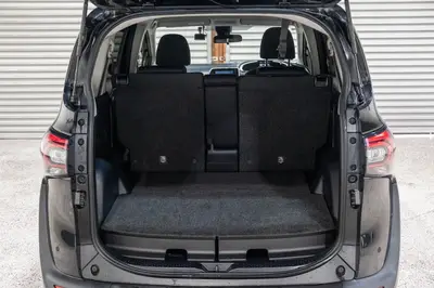 2019 Toyota Sienta Hybrid Funbase G photo 12