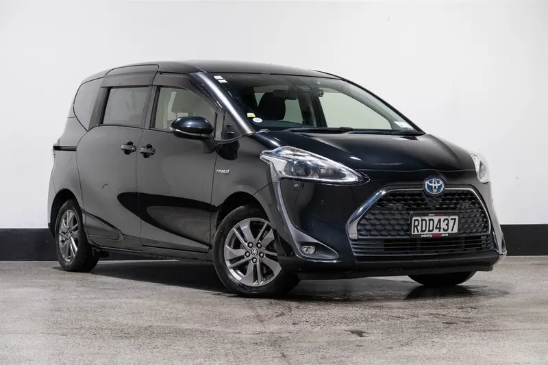 2019 Toyota Sienta Hybrid Funbase G