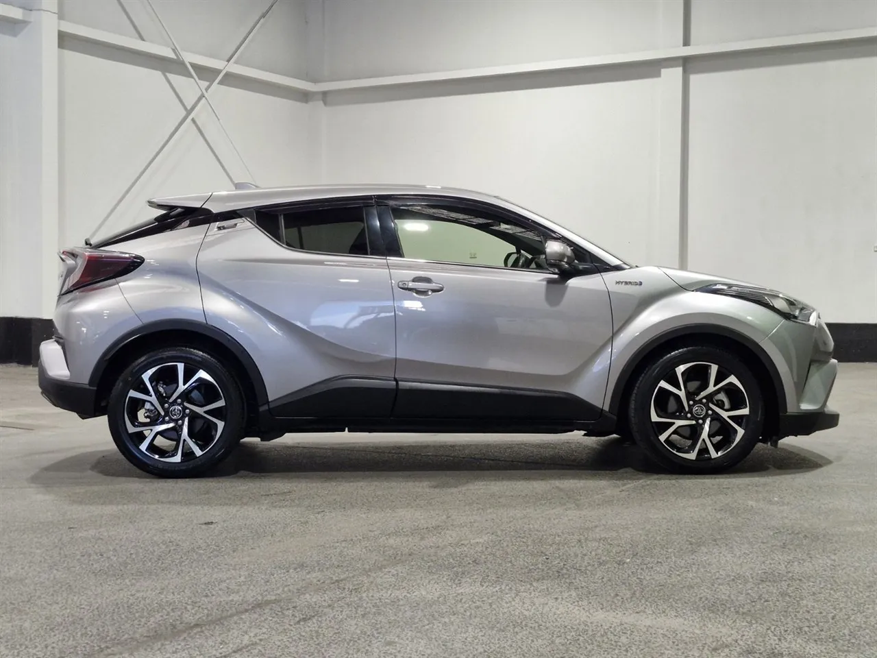 2017 Toyota C-HR Hybrid G-Spec