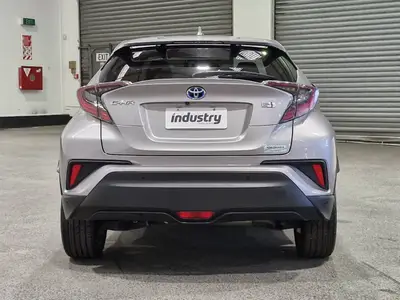 2017 Toyota C-HR Hybrid G-Spec photo 9