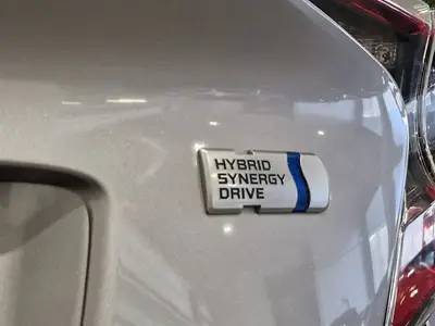 2017 Toyota C-HR Hybrid G-Spec photo 17