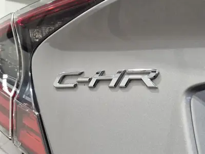 2017 Toyota C-HR Hybrid G-Spec photo 15