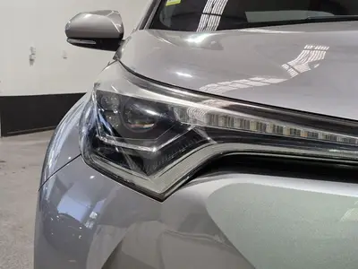 2017 Toyota C-HR Hybrid G-Spec photo 7