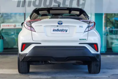2019 Toyota C-HR Hybrid G-Spec photo 10