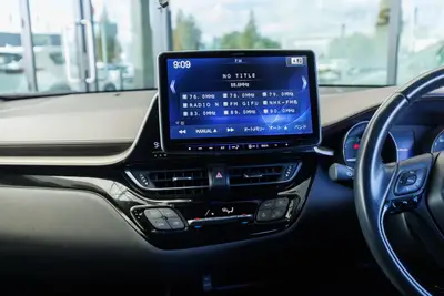 2019 Toyota C-HR Hybrid G-Spec photo 18