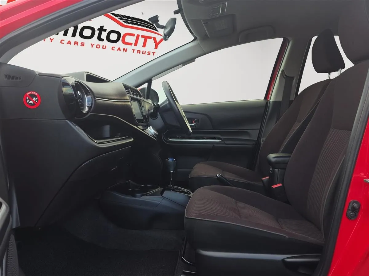 2015 Toyota Aqua G Pack, Heated Seats, Cruise control