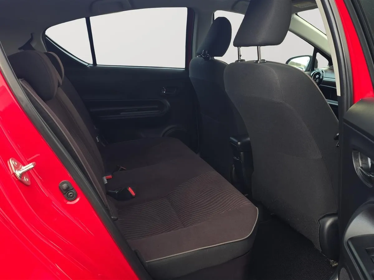 2015 Toyota Aqua G Pack, Heated Seats, Cruise control