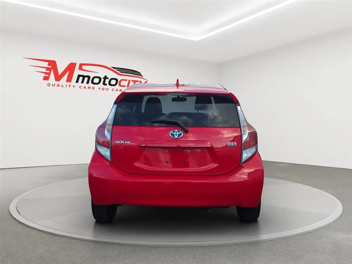 2015 Toyota Aqua G Pack, Heated Seats, Cruise control