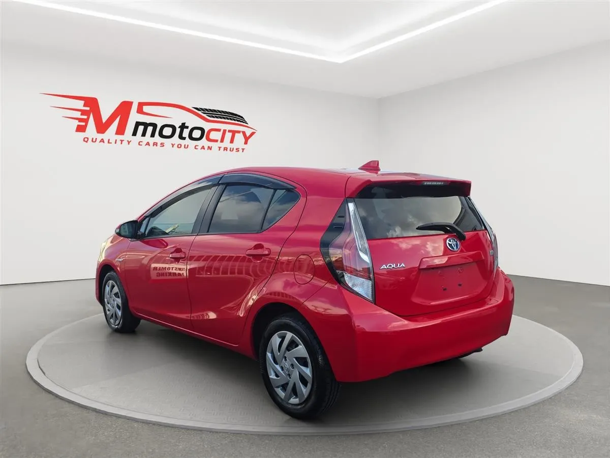 2015 Toyota Aqua G Pack, Heated Seats, Cruise control, photo 5 of 20