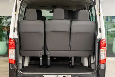 2017 Nissan NV350 Caravan Auto 10 Seat photo 9