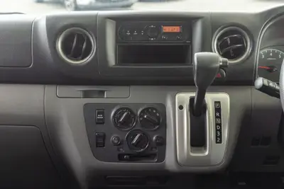 2017 Nissan NV350 Caravan Auto 10 Seat photo 16