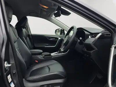2019 Toyota RAV4 HYBRID, G PAck, Leather Heated Seats with heated Steering RV/ photo 13