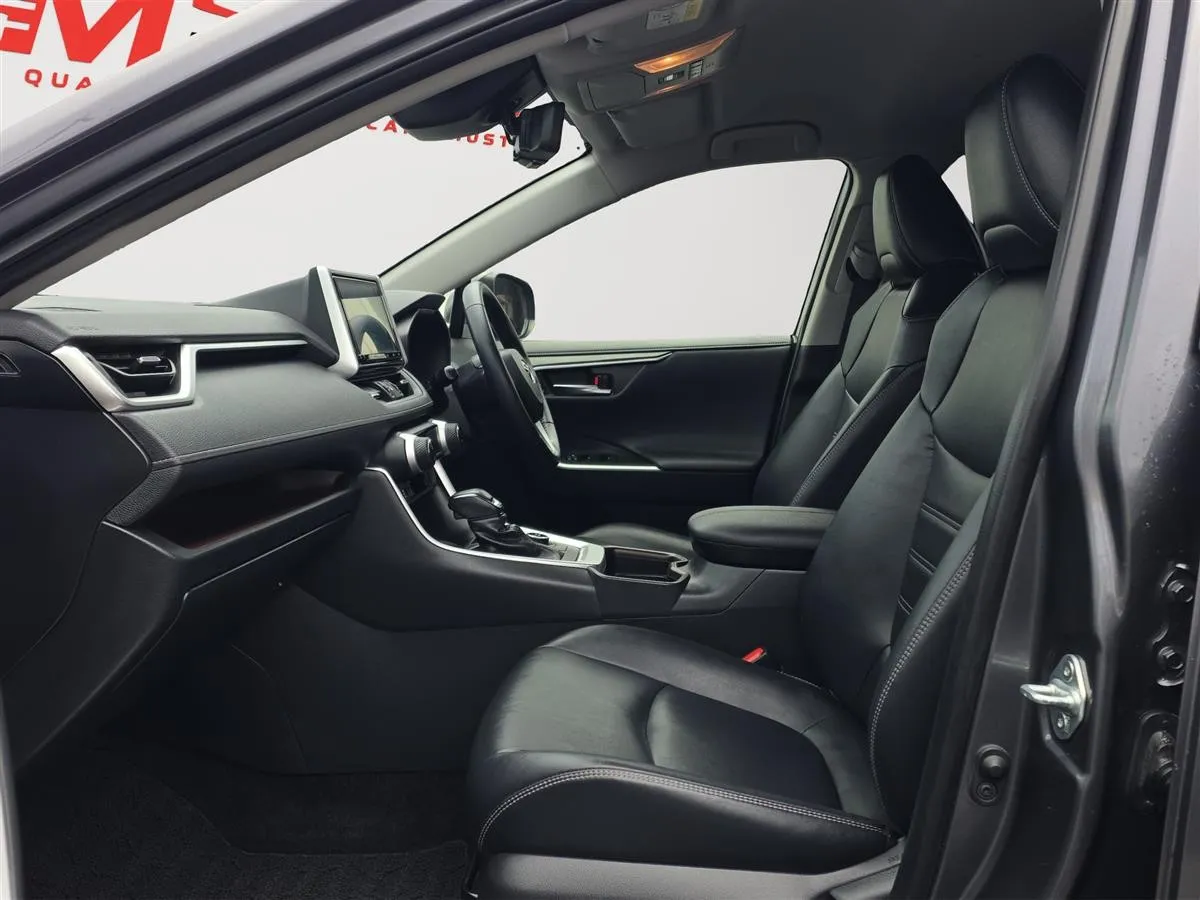 2019 Toyota RAV4 HYBRID, G PAck, Leather Heated Seats with heated Steering RV/