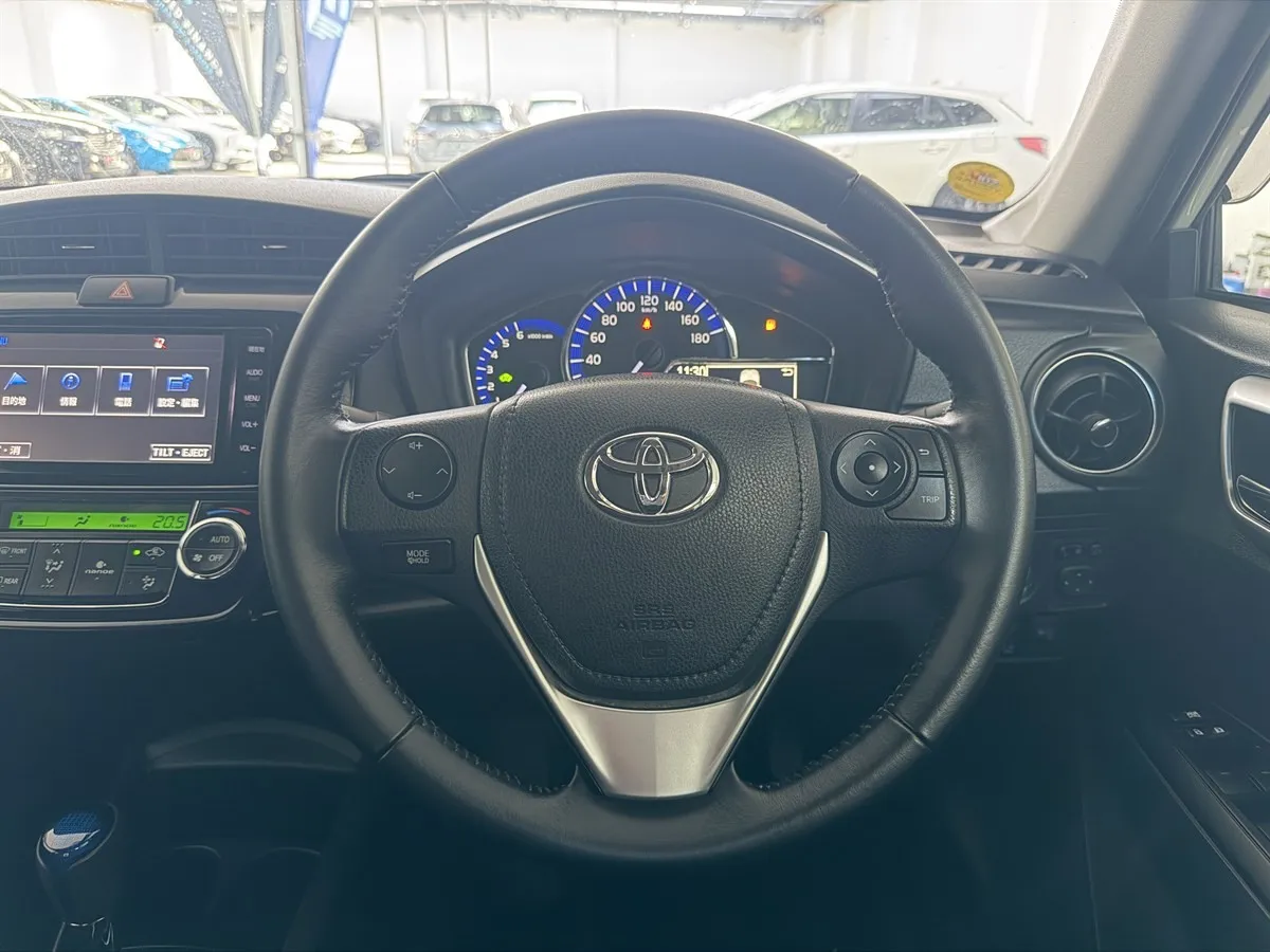 2015 Toyota Corolla Axio G Push Start TSS, photo 12 of 18