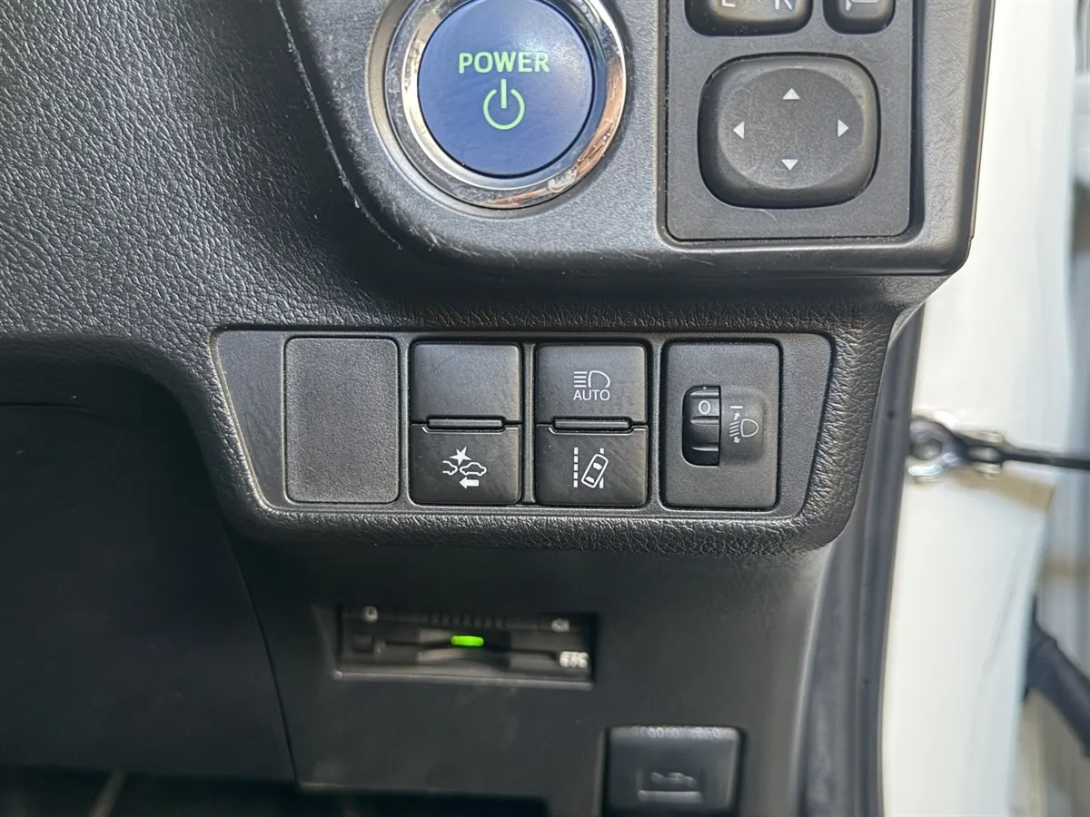 2015 Toyota Corolla Axio G Push Start TSS