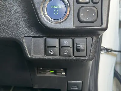 2015 Toyota Corolla Axio G Push Start TSS photo 14