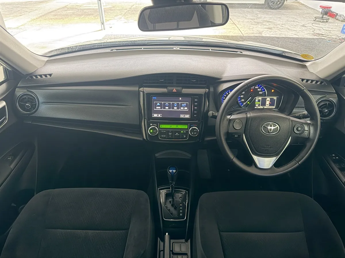 2015 Toyota Corolla Axio G Push Start TSS, photo 11 of 18