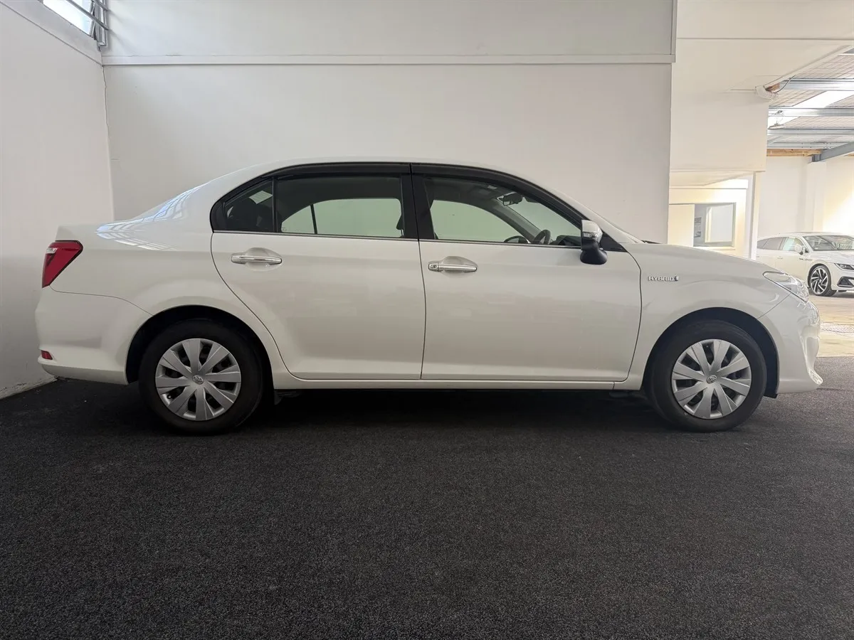 2015 Toyota Corolla Axio G Push Start TSS, photo 3 of 18