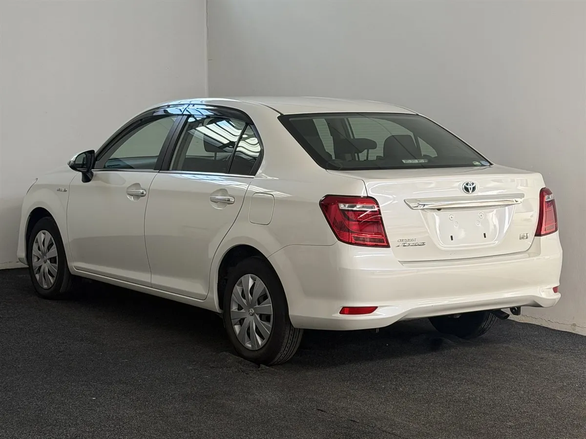 2015 Toyota Corolla Axio G Push Start TSS, photo 4 of 18