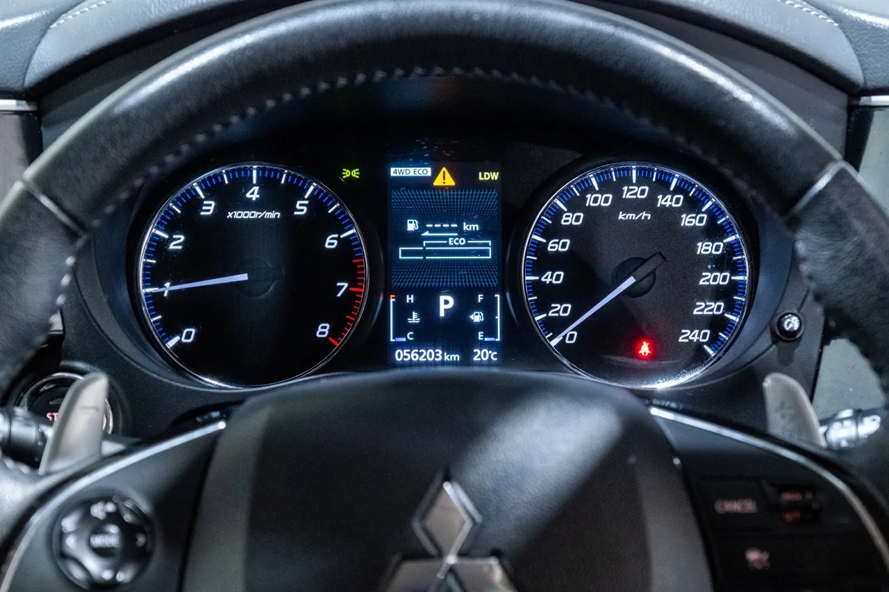 2017 Mitsubishi Outlander XLS 2.4P 7 Seat 4WD