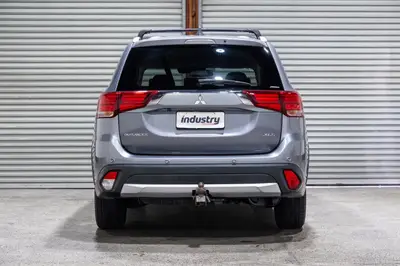 2017 Mitsubishi Outlander XLS 2.4P 7 Seat 4WD photo 12