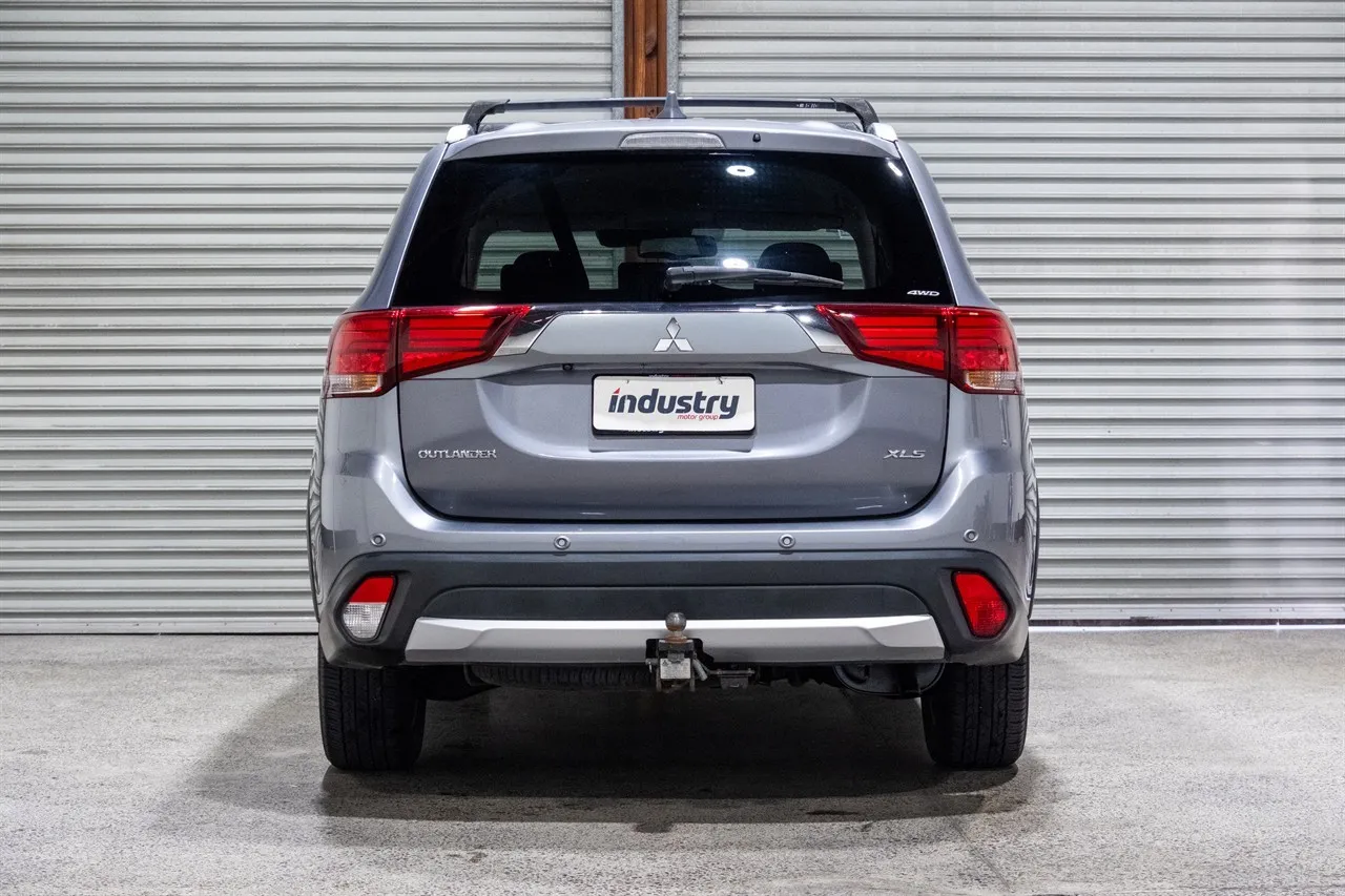 2017 Mitsubishi Outlander XLS 2.4P 7 Seat